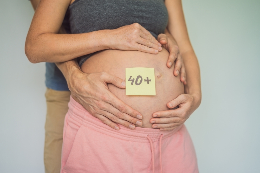 Radiant,And,Confident,,A,Woman,In,Her,40s,Embraces,Pregnancy,