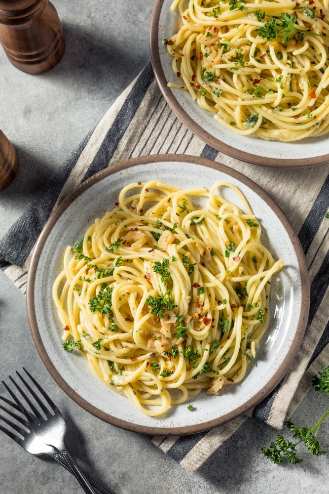 Homemade,Italian,Spaghetti,Algio,E,Olio,With,Garlic,And,Parmesan