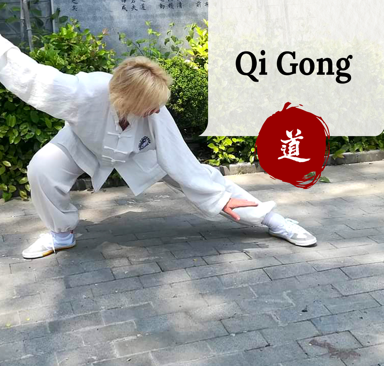 Jak správně stát v základním postoji Wuji u cvičení Qi Gong
